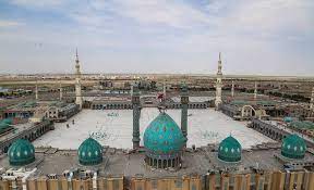 مسجد مقدس جمكران در ۶ كیلومتری شهر مقدس قم واقع شده و همواره پذیرای زائرینی از نقاط مختلف ایران و جهان می‌باشد.